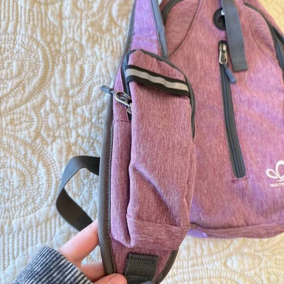 WATERFLY Crossbody Sling Backpack Sling Bag Travel Hiking Chest Bag Daypack - Picture 4 of 6